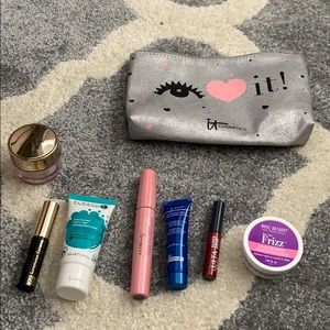 IT Cosmetic Makeup Bag